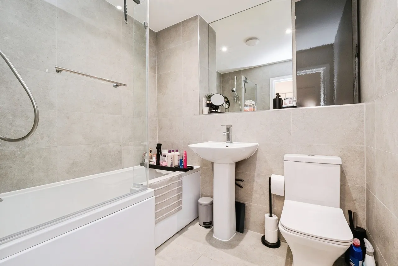 Faringdon Avenue, Romford, RM3, photo 7