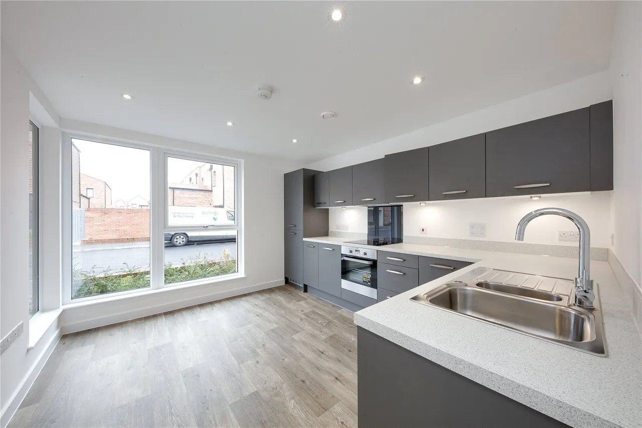 Beechwood, Basildon, Essex, SS14, photo 2
