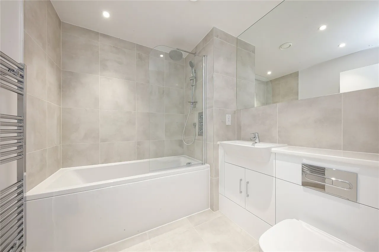 Beechwood, Basildon, Essex, SS14, photo 9