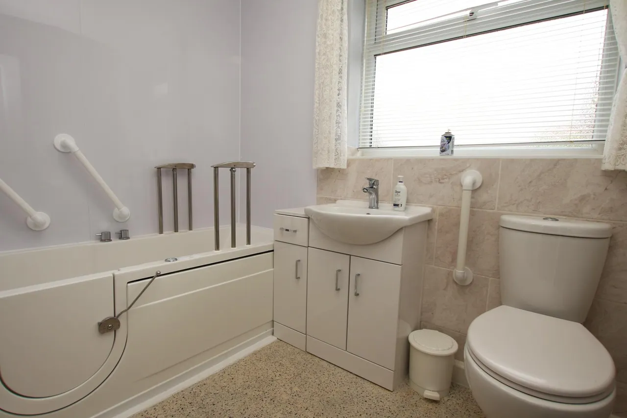 Elsham Crescent, Lincoln, LN6, photo 8
