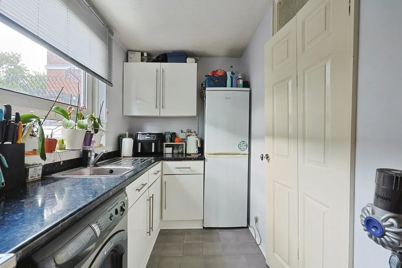 Benham Close, Battersea, SW11, photo 4