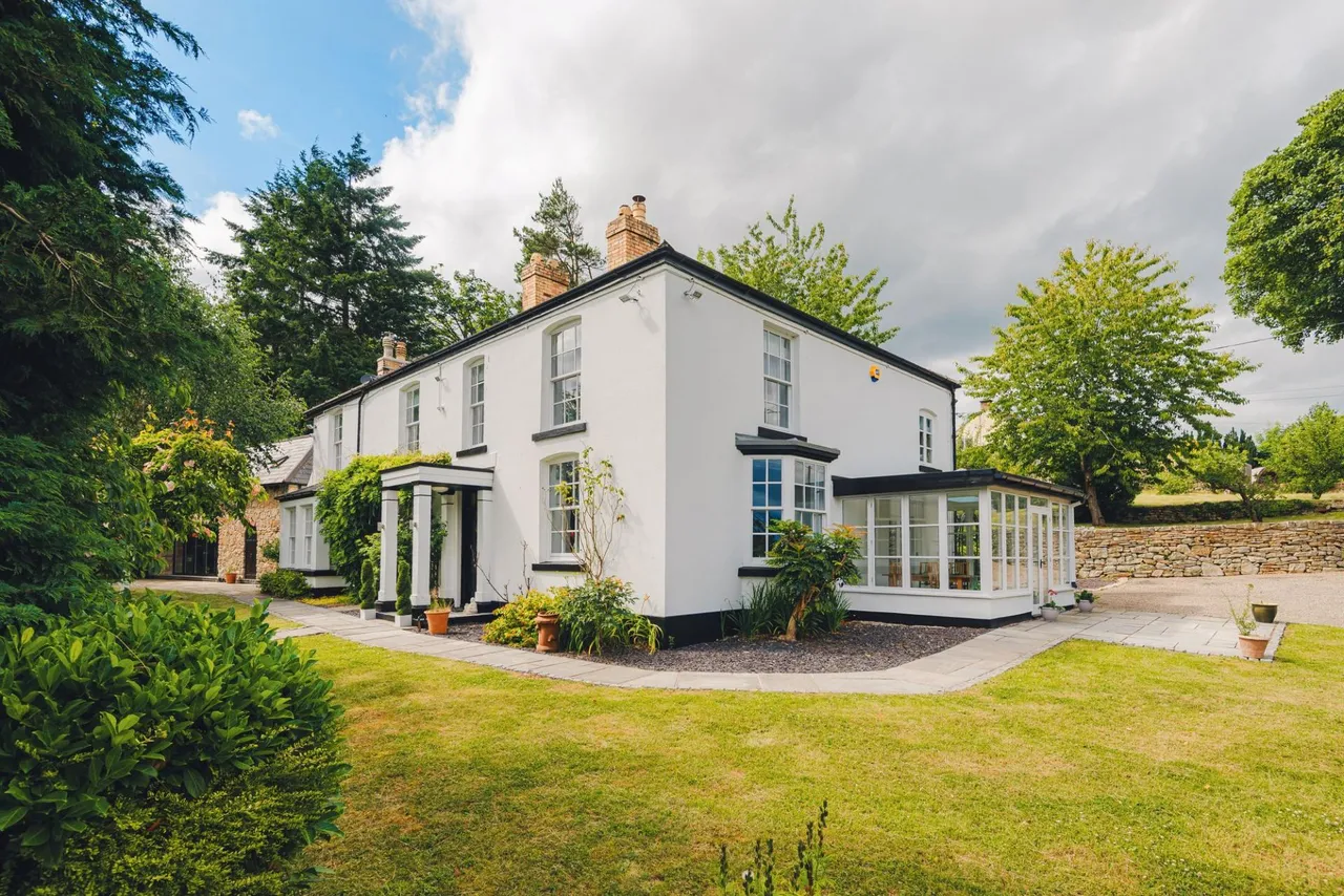 Garth Road, Garth, LL20, photo 3