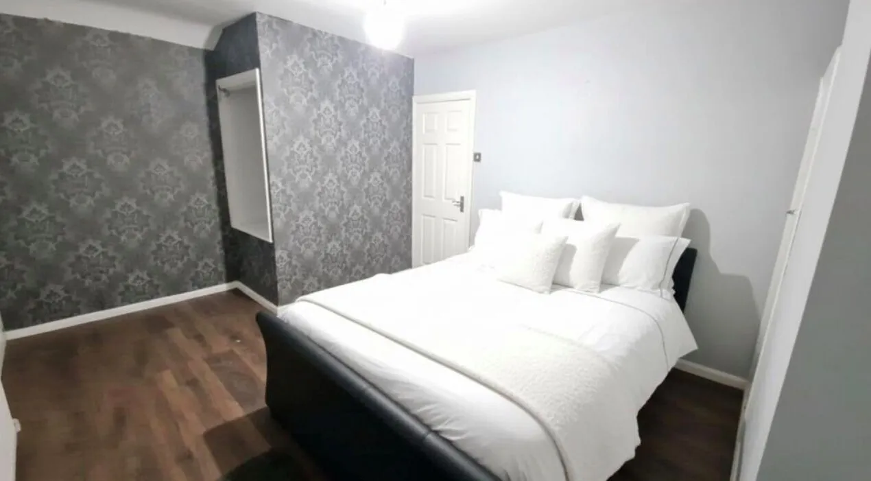 Westbury Road, WS10, photo 6