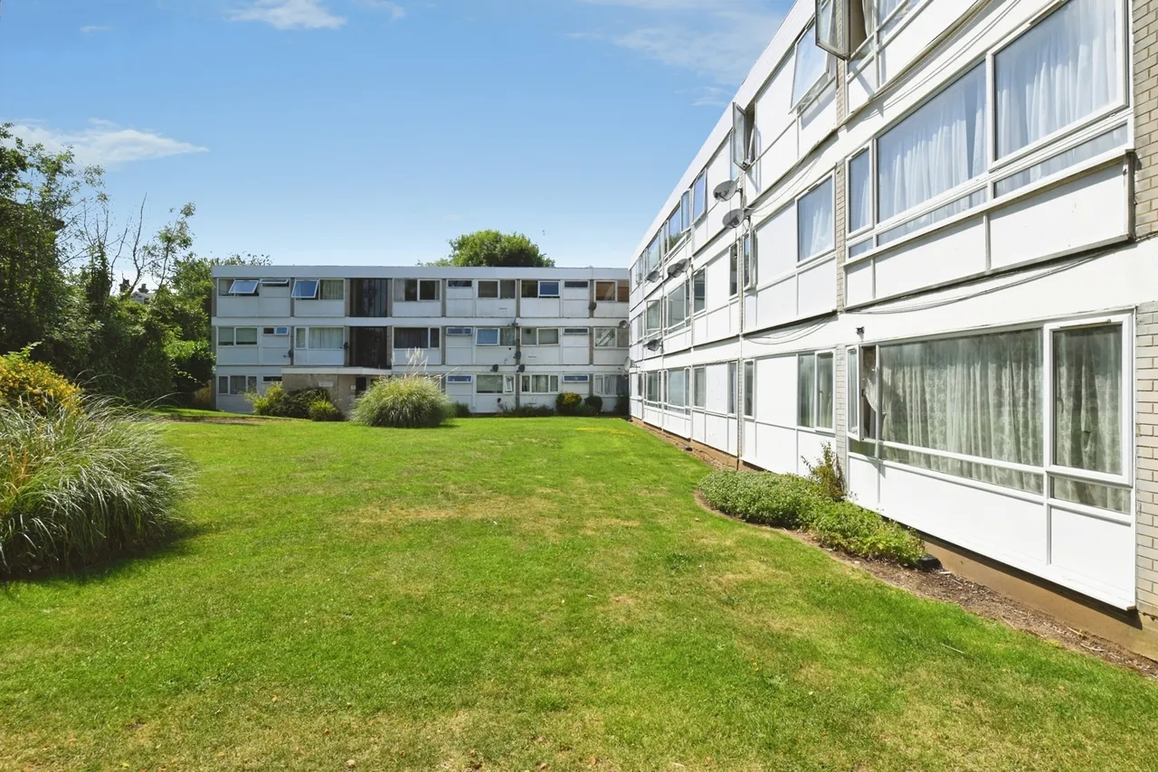 Cameron Close, Warley, Brentwood, Essex, CM14, photo 11