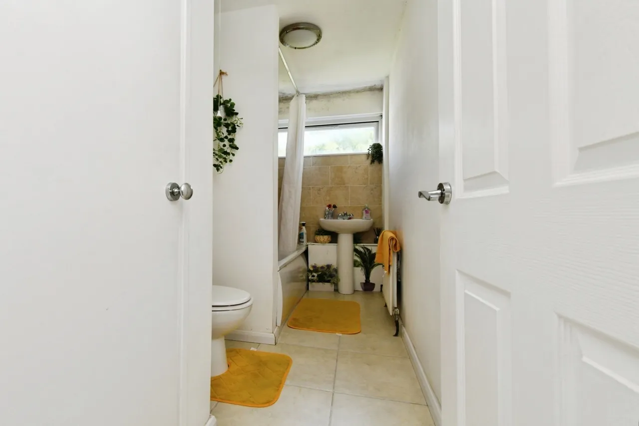Cameron Close, Warley, Brentwood, Essex, CM14, photo 8