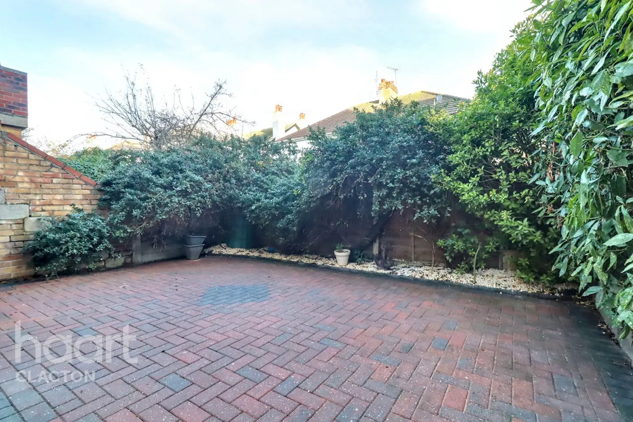 Hayes Road, Clacton-On-Sea, CO15, photo 20