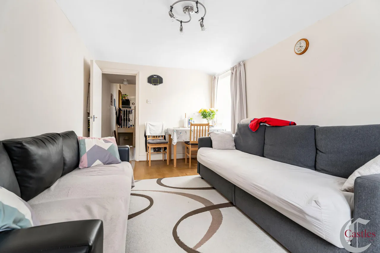 Chelmer Road, Hackney, E9, photo 3