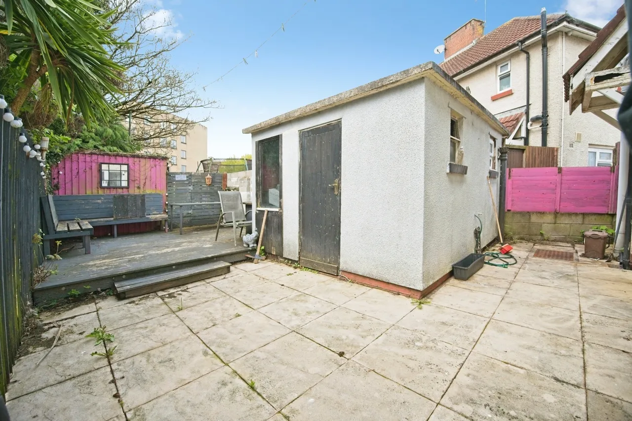 West Close, Cardiff, CF10, photo 16