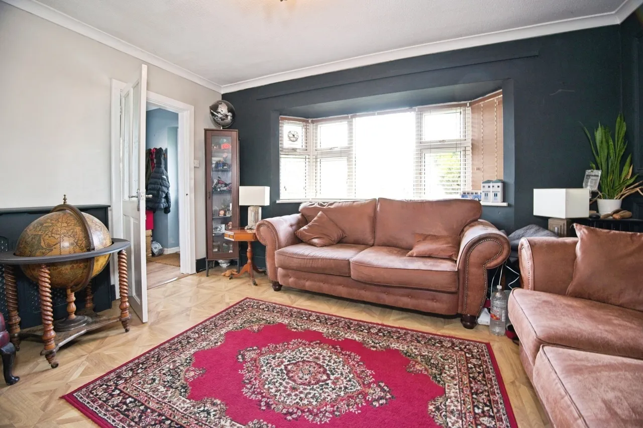 West Close, Cardiff, CF10, photo 2