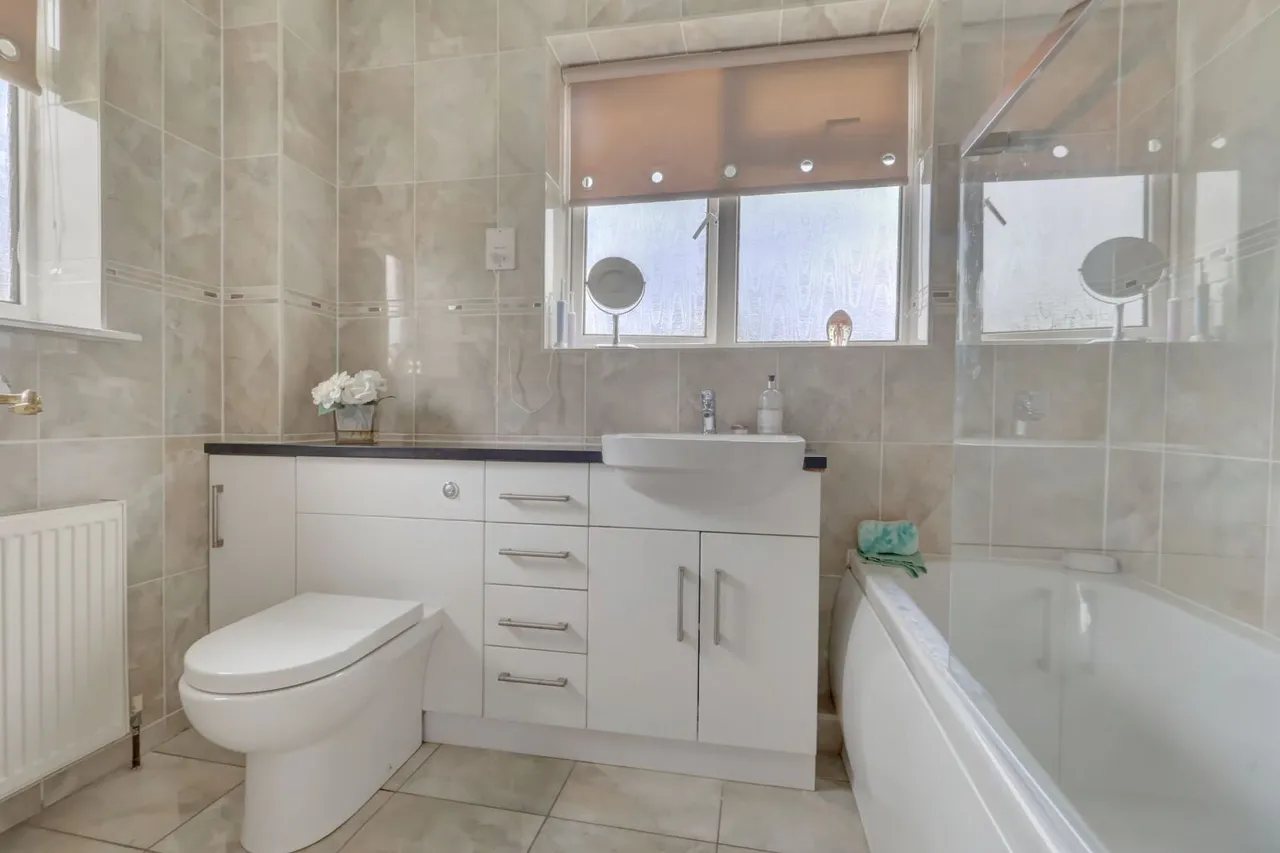 Dorrells Road, Princes Risborough, HP27, photo 8