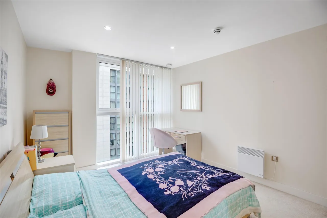 Western Gateway, Royal Victoria Dock, E16, photo 5