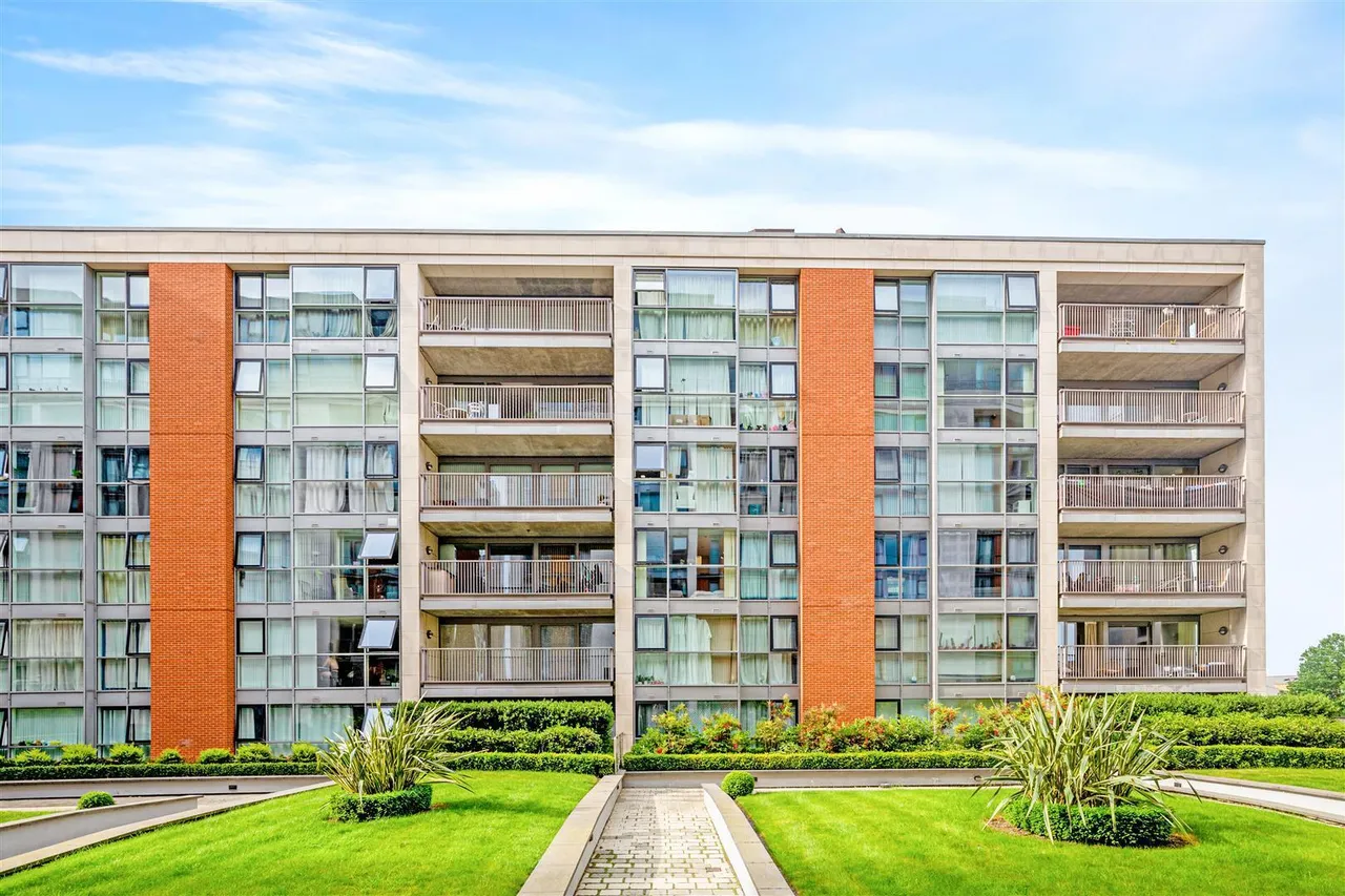 Western Gateway, Royal Victoria Dock, E16, photo 4