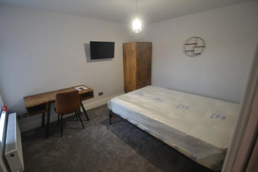 Edenhall Avenue, Levenshulme, M19, photo 8
