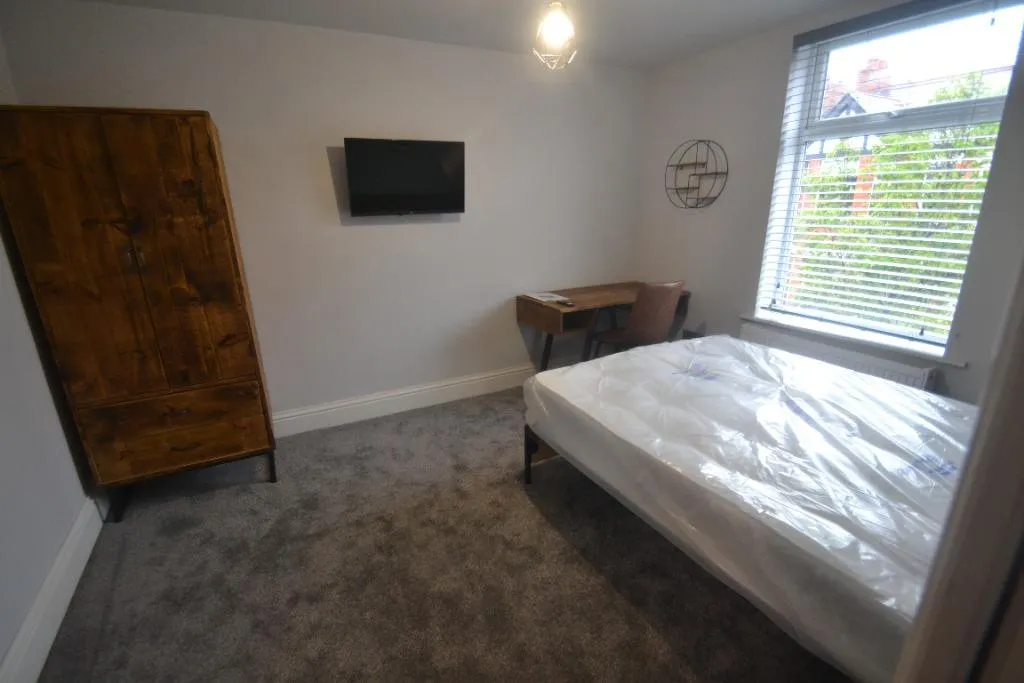 Edenhall Avenue, Levenshulme, M19, photo 7
