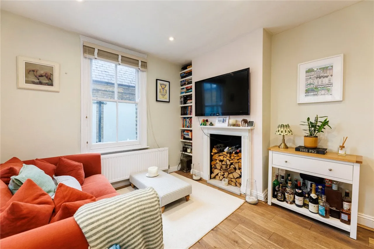 Smiths Yard, London, SW18, photo 4