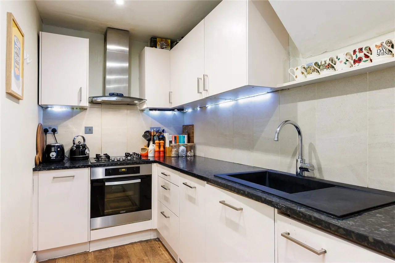 Smiths Yard, London, SW18, photo 2