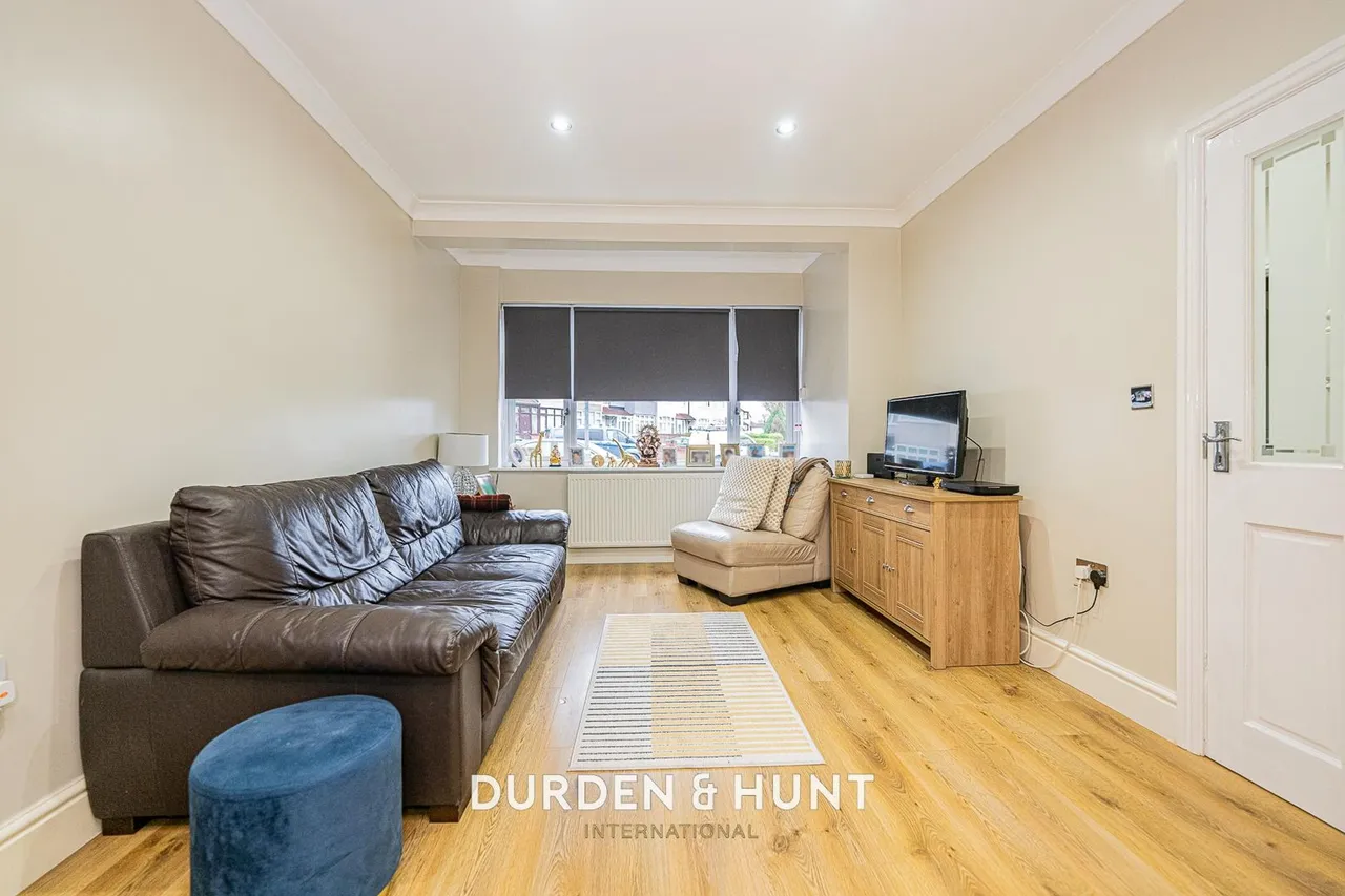 Shelley Avenue, Hornchurch, RM12, photo 6