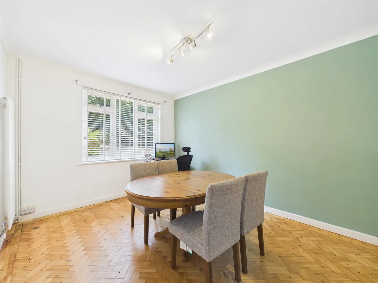 King George V Drive East, Heath, CF14, photo 9