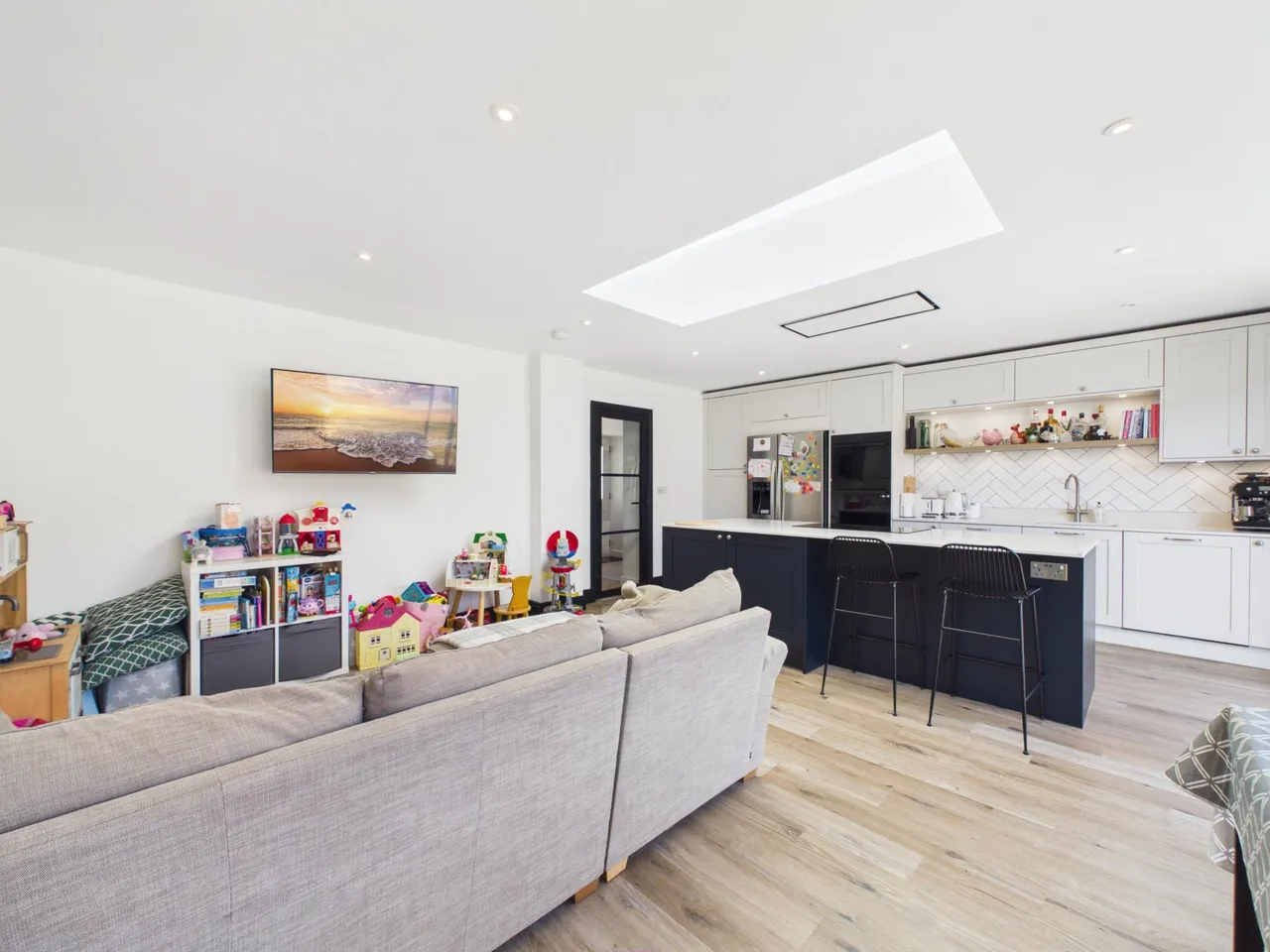 King George V Drive East, Heath, CF14, photo 4