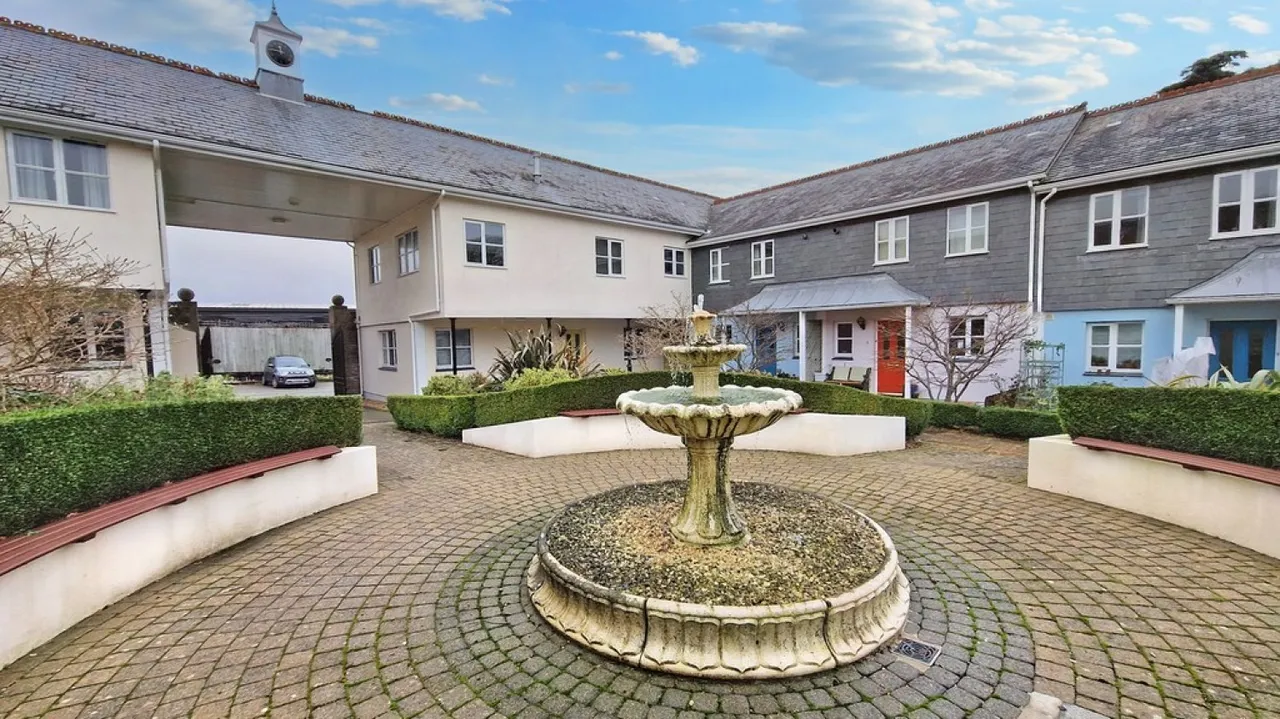 2 bed flat for sale, The Walled Garden, TR10