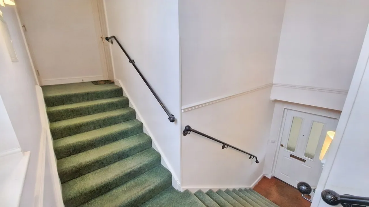The Walled Garden, TR10, photo 12