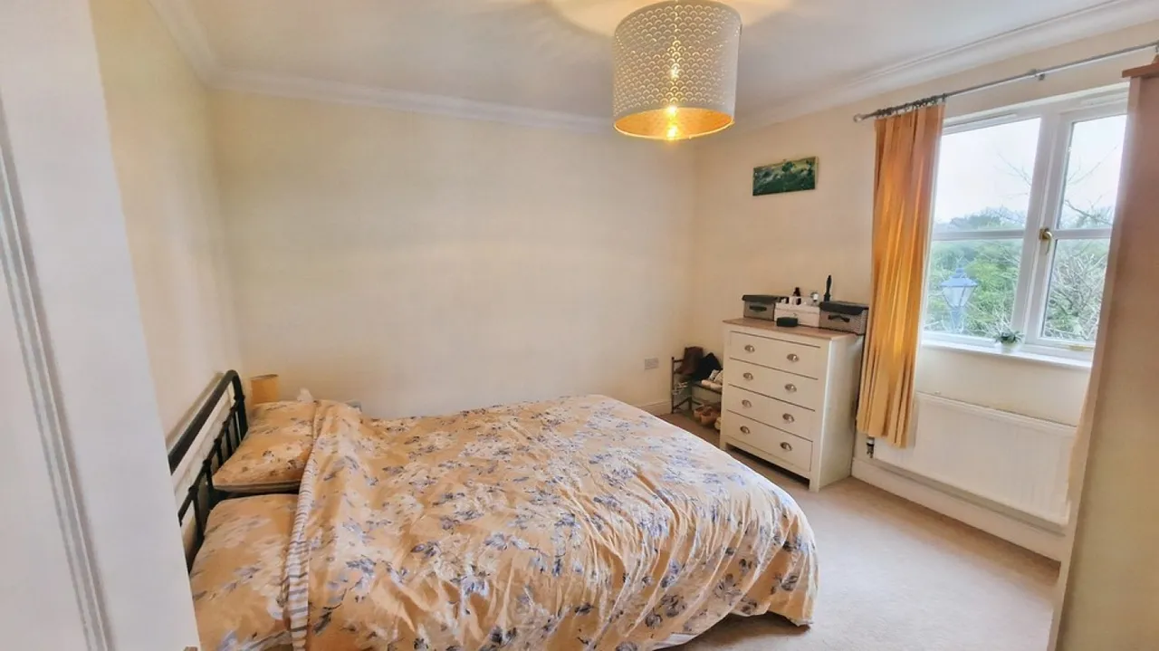 The Walled Garden, TR10, photo 5