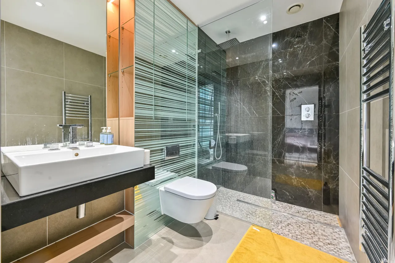 139 Skyline Apartments, Devan Grove, London, photo 11