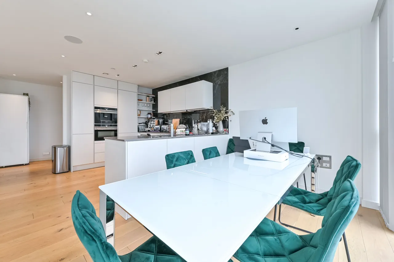 139 Skyline Apartments, Devan Grove, London, photo 7