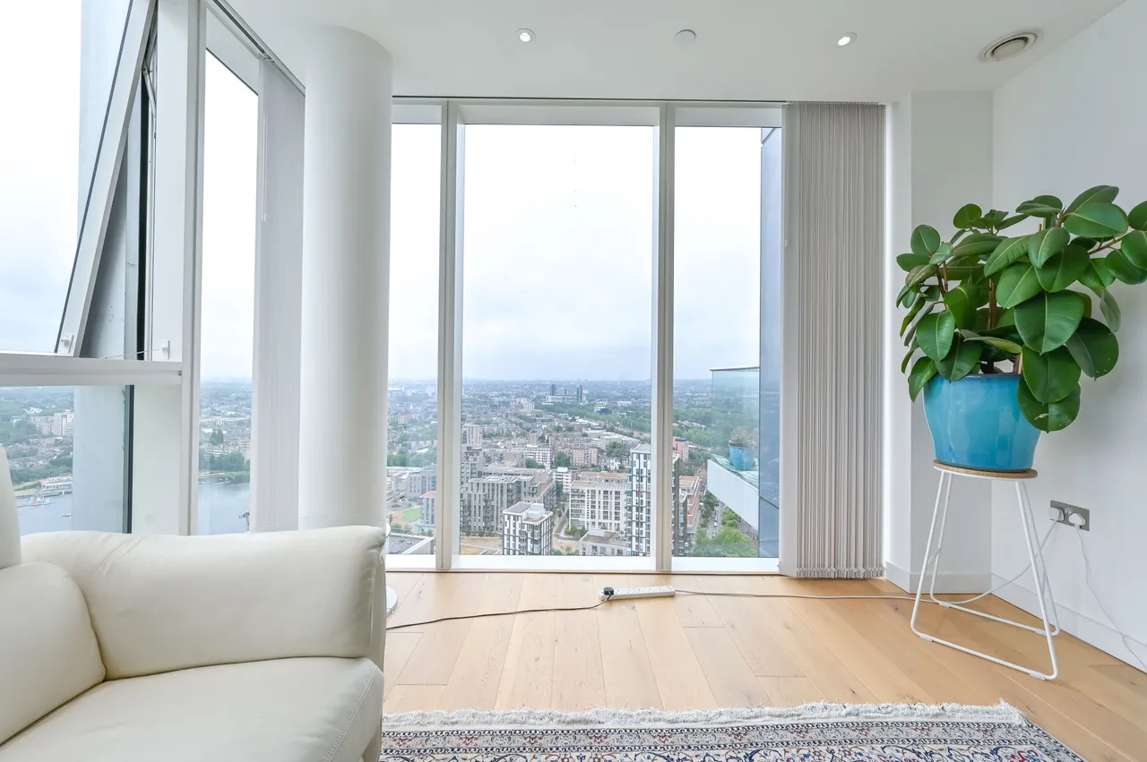 139 Skyline Apartments, Devan Grove, London, photo 3