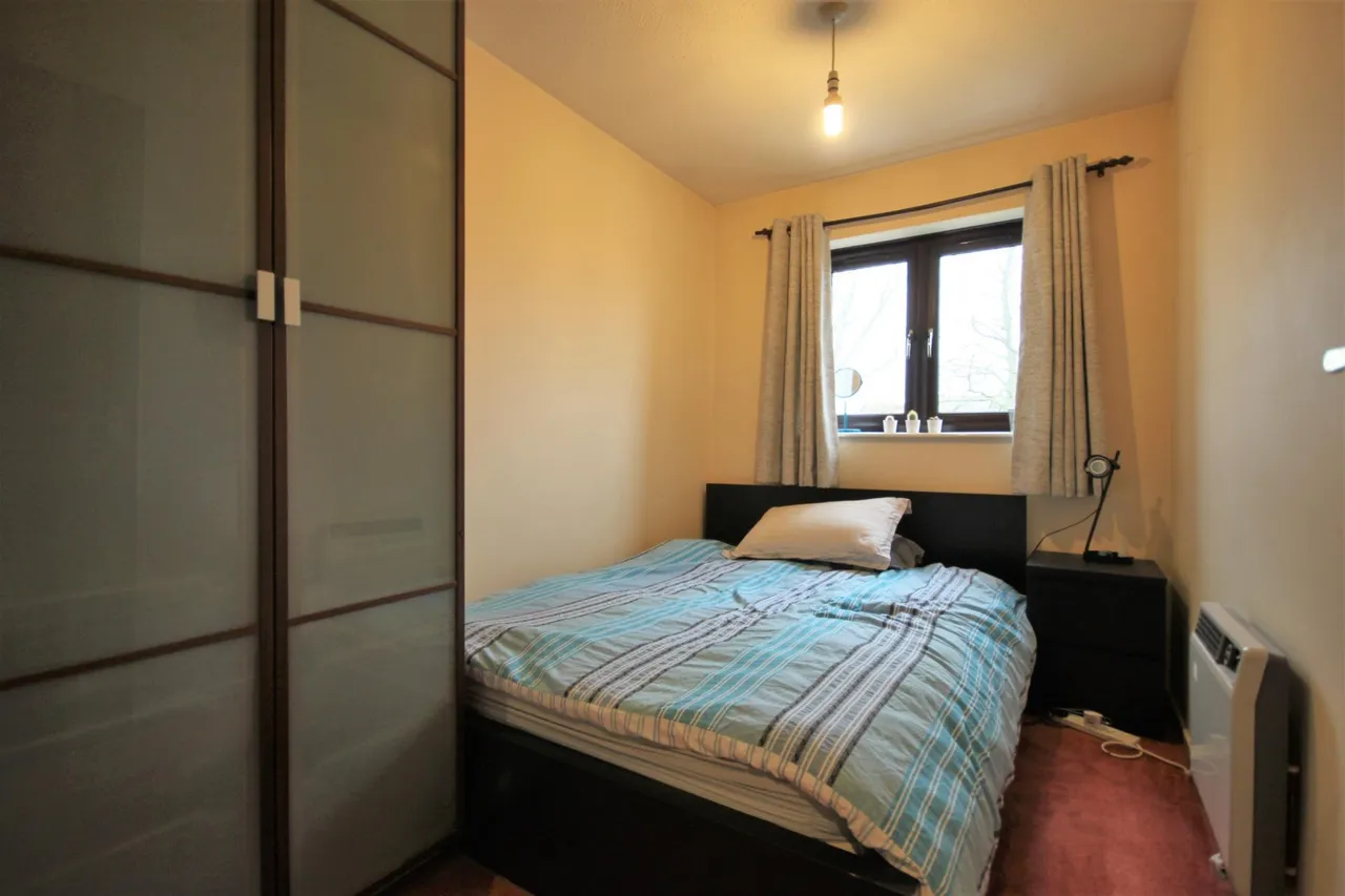 2 Falcon Way, Colindale, London, NW9, photo 5