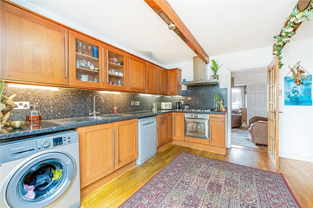Swan Close, Hanworth, TW13 6PA, photo 5
