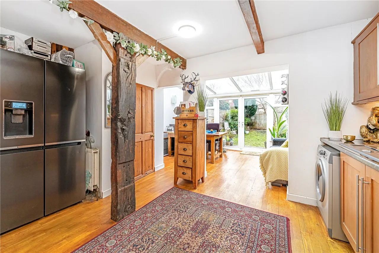 Swan Close, Hanworth, TW13 6PA, photo 6