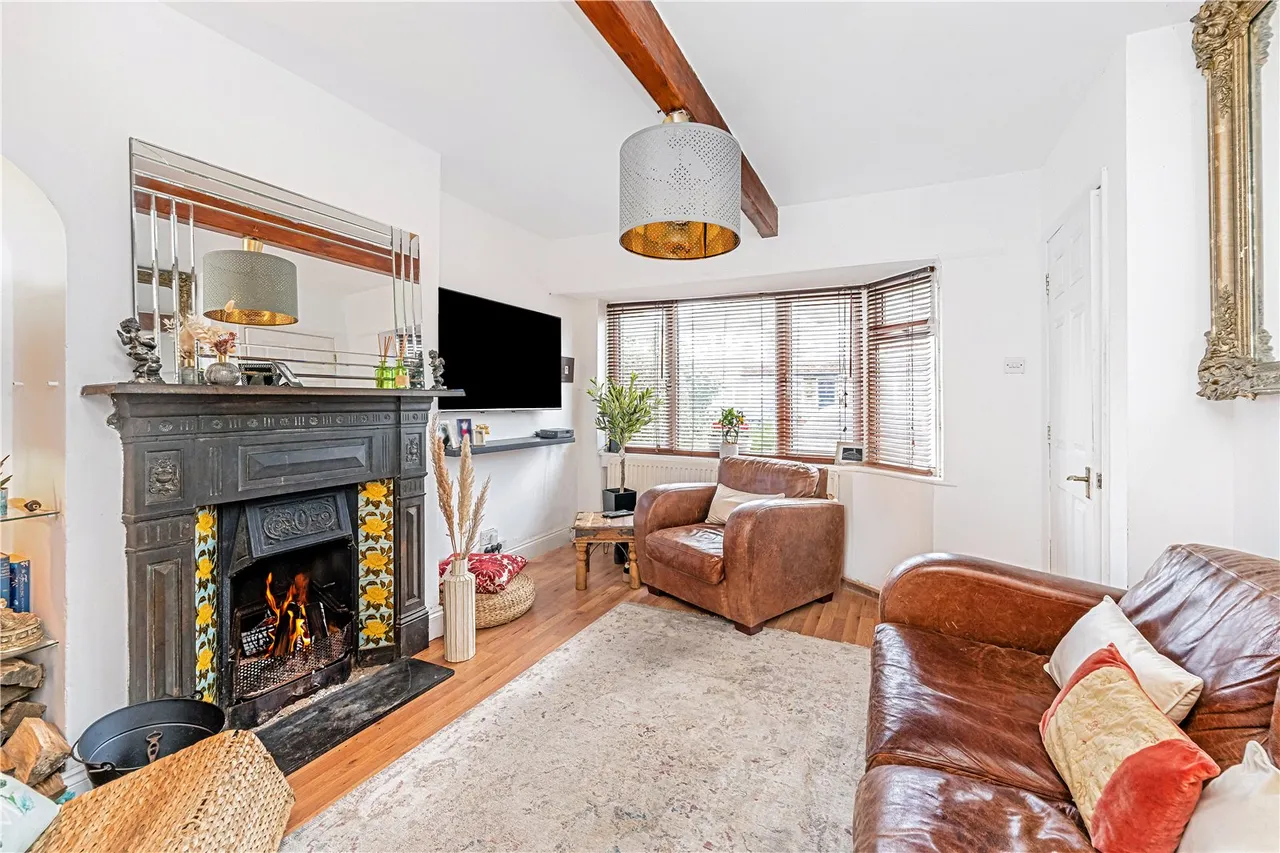 Swan Close, Hanworth, TW13 6PA, photo 3