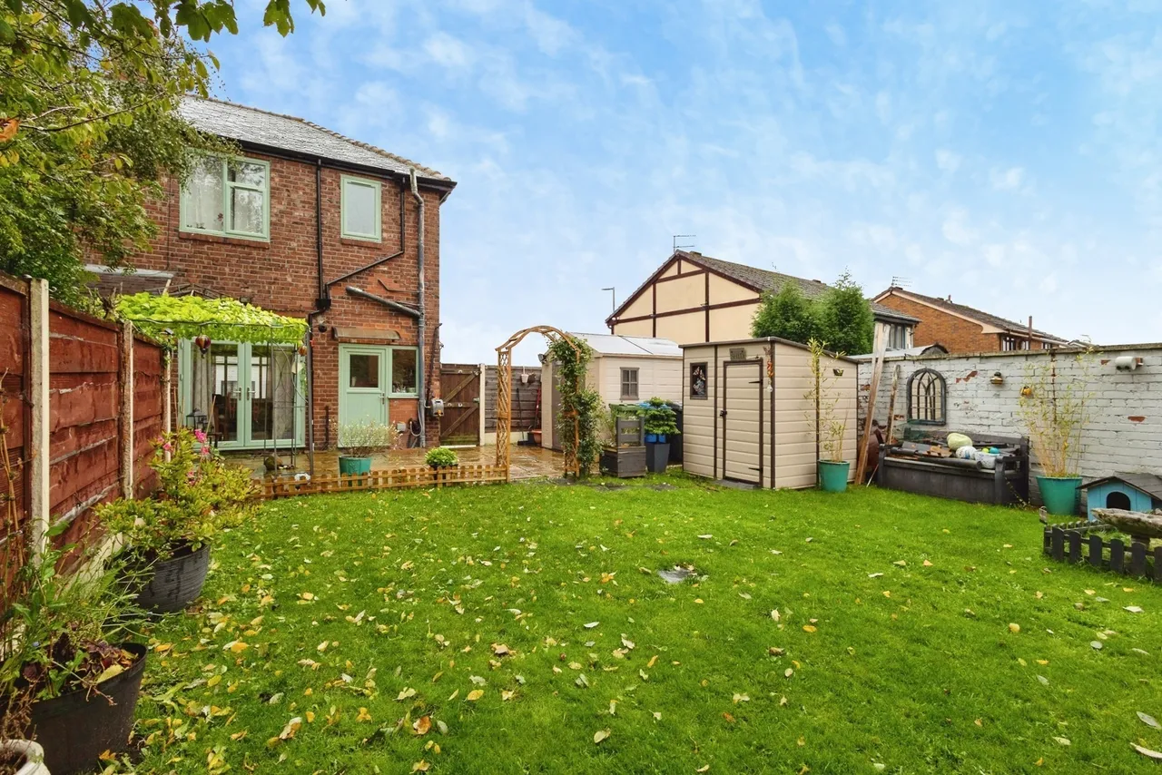 Town Lane, Denton, M34, photo 16