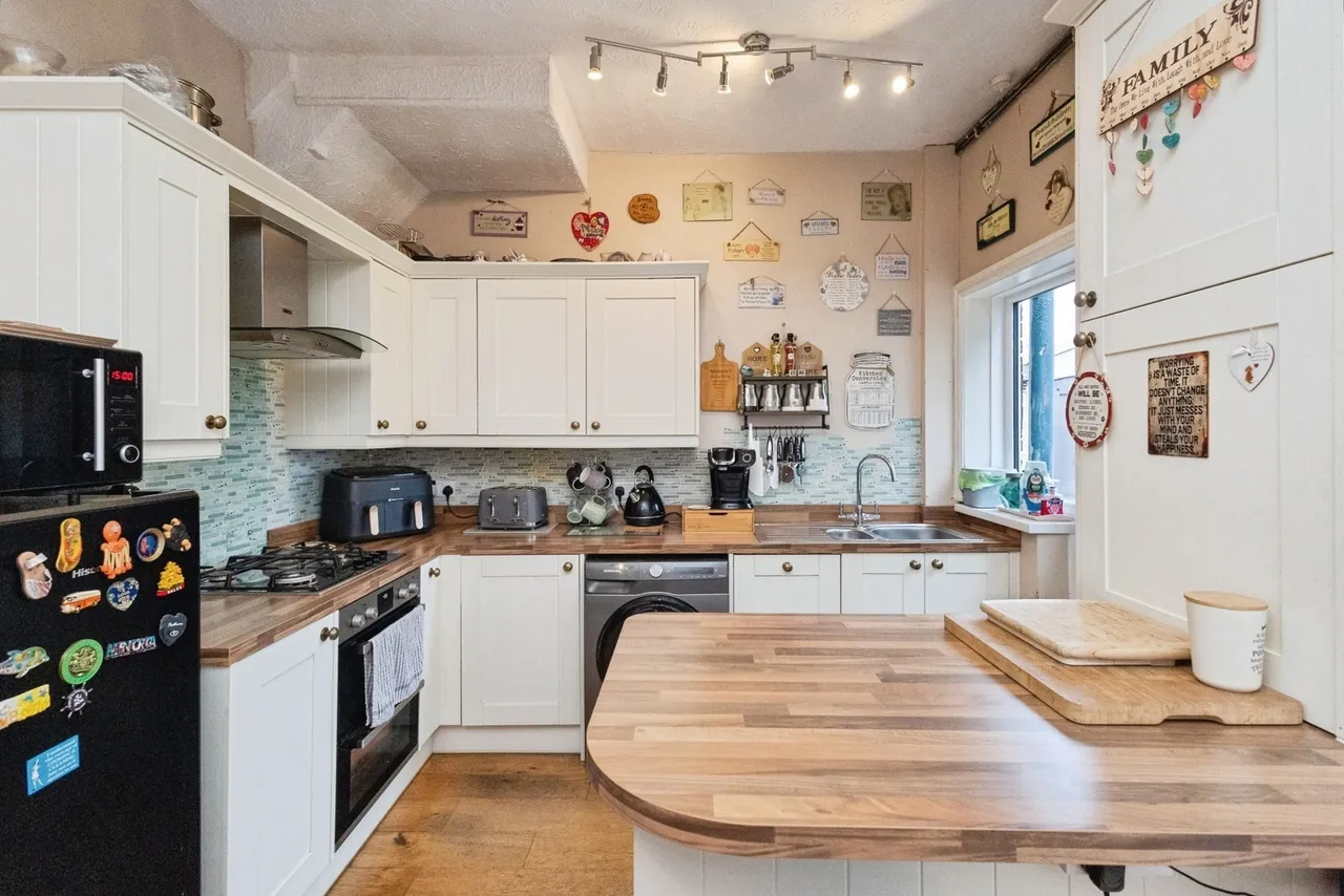 Town Lane, Denton, M34, photo 5