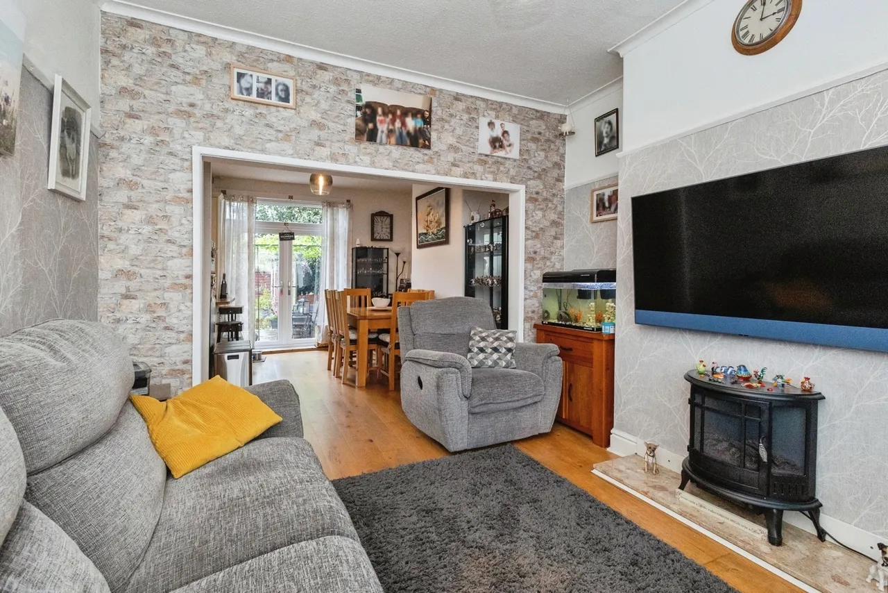 Town Lane, Denton, M34, photo 2