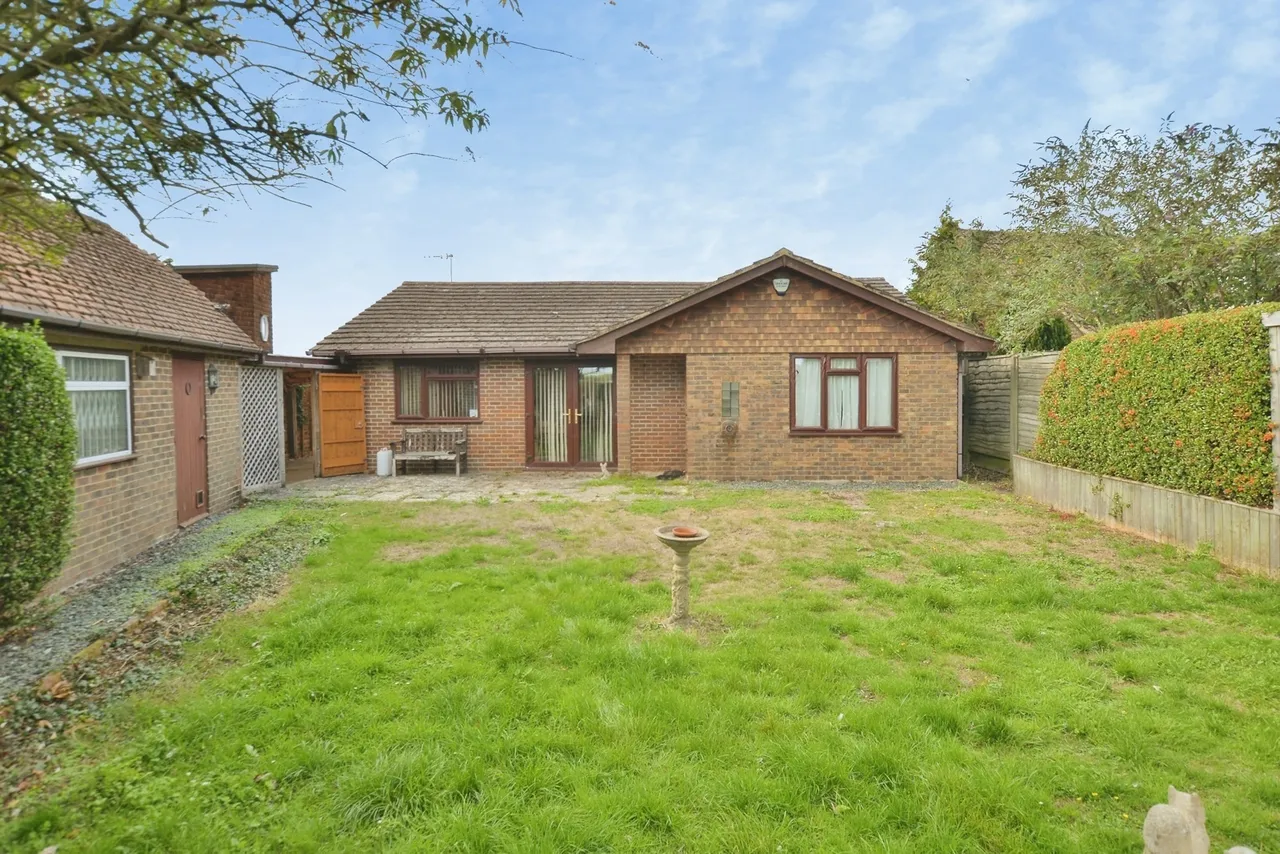 2 bed house for sale, Pluckley Road, Charing, TN27