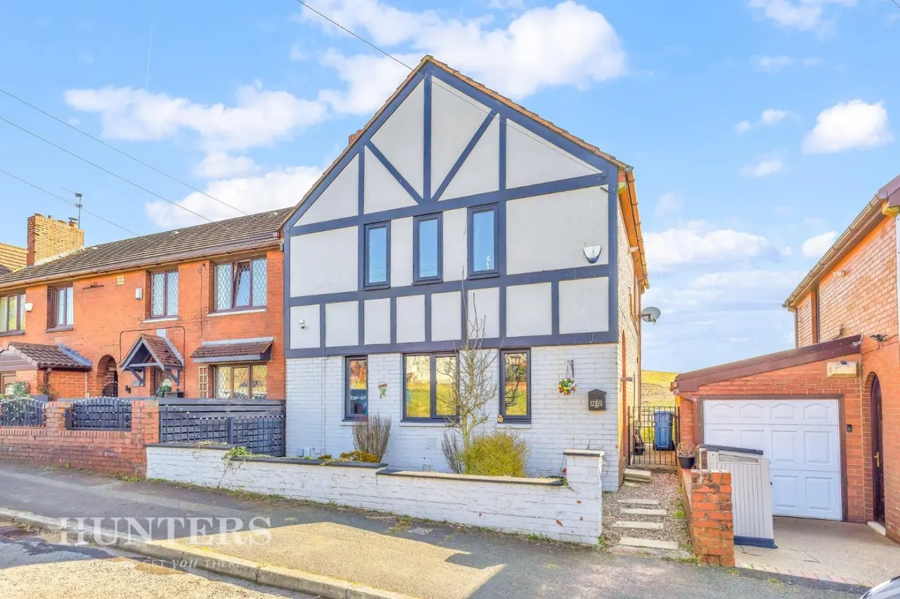 3 bed house for sale — Arncliffe Rise, Oldham