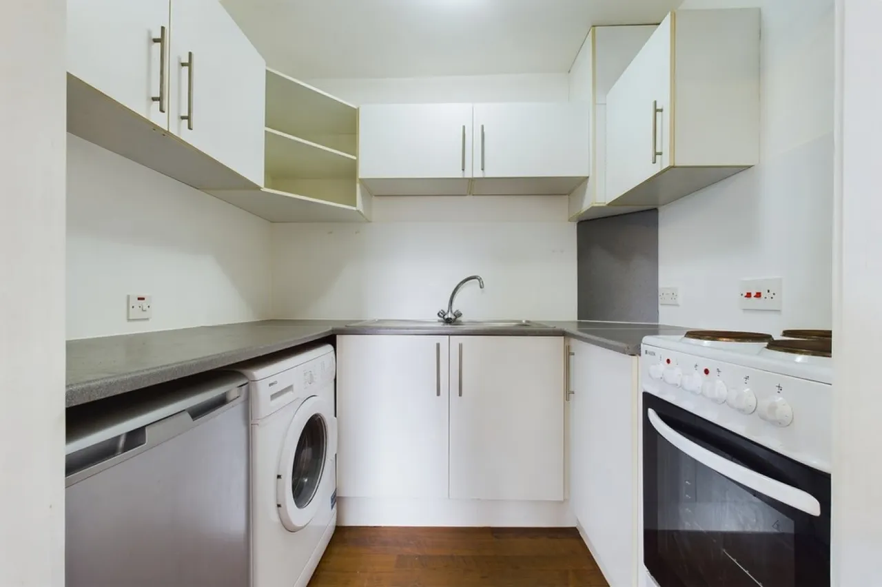 Cheriton Road, Folkestone, CT20, photo 3