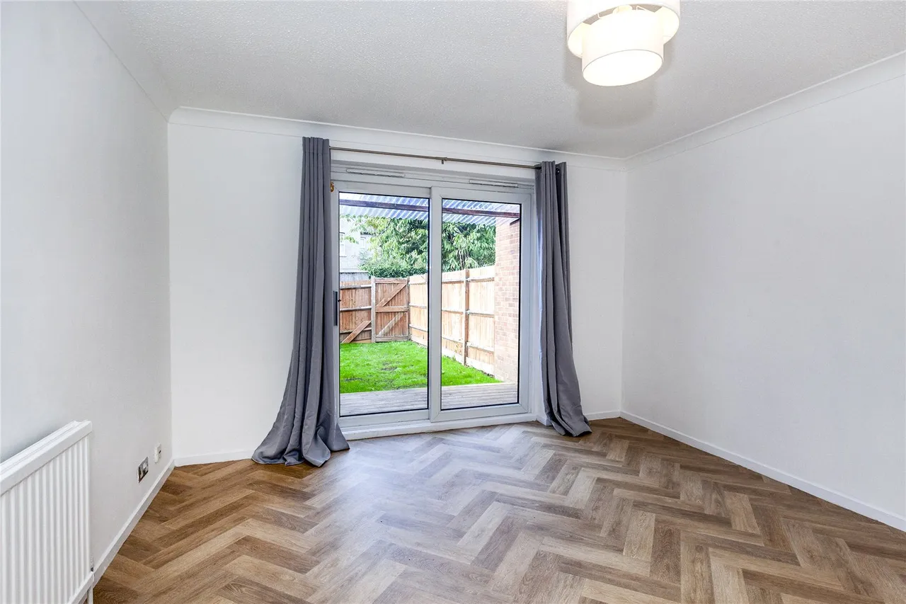 Dawson Close, Hayes Fees Apply, UB3, photo 5