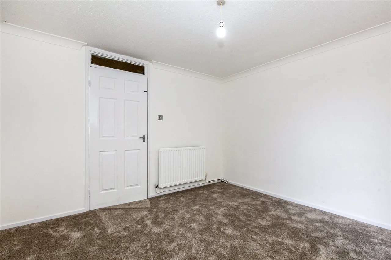 Dawson Close, Hayes Fees Apply, UB3, photo 10