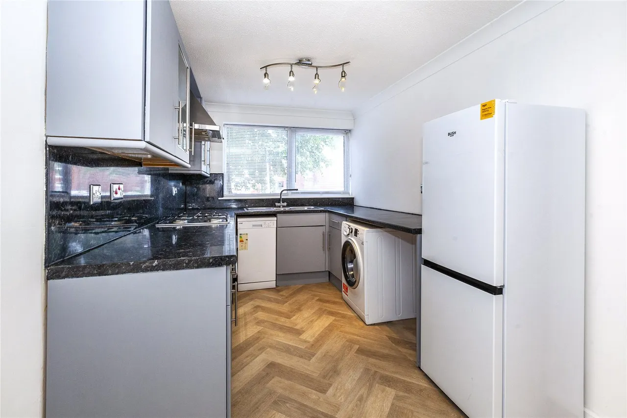 Dawson Close, Hayes Fees Apply, UB3, photo 15