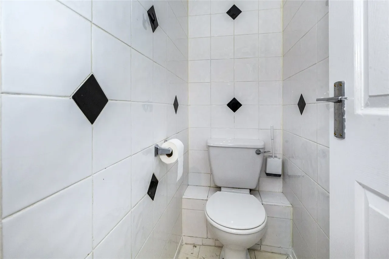 Dawson Close, Hayes Fees Apply, UB3, photo 12