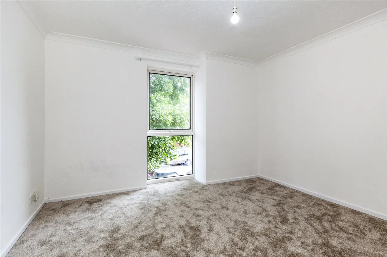Dawson Close, Hayes Fees Apply, UB3, photo 9