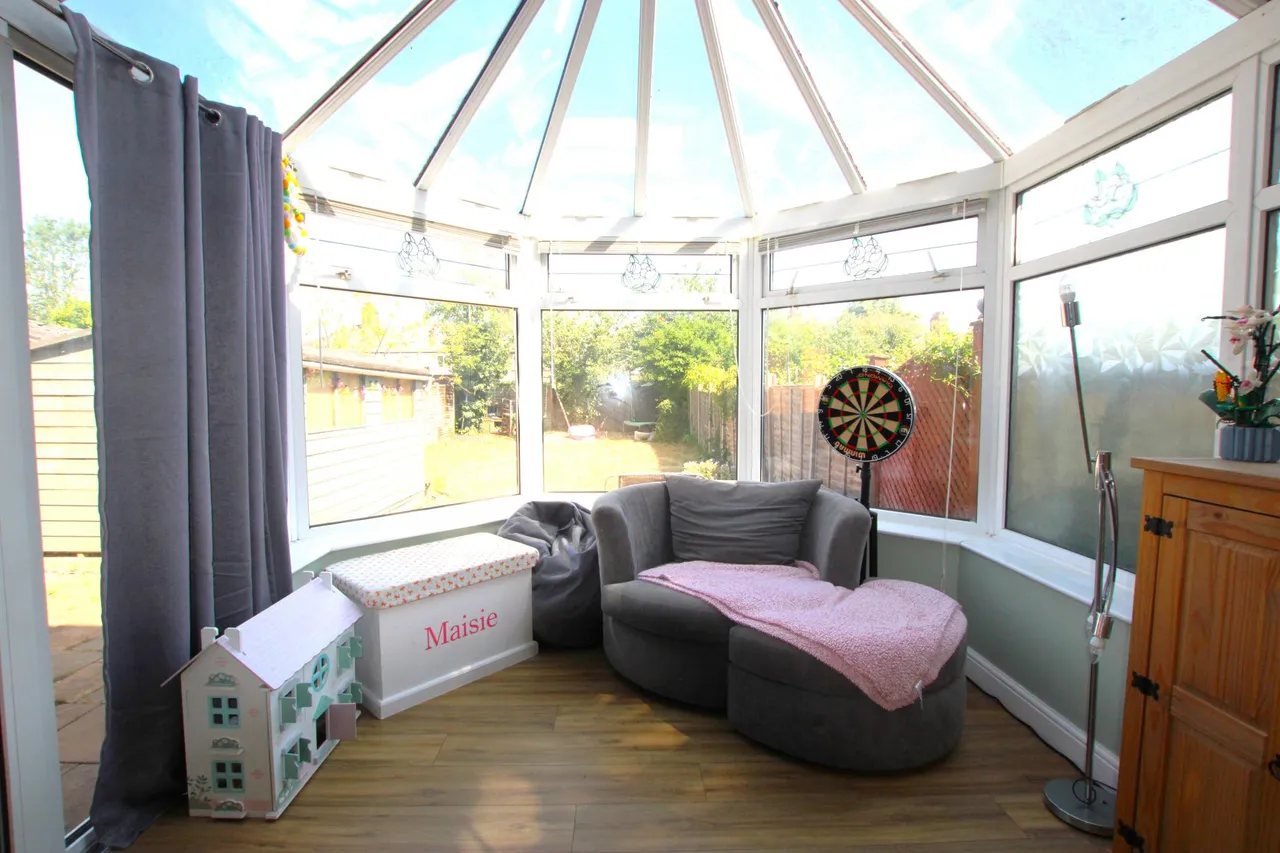 Talbot Road, Rushden, NN10, photo 5