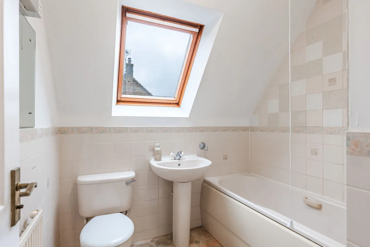 Spacious Two Bedroom Home with No Onw, photo 10