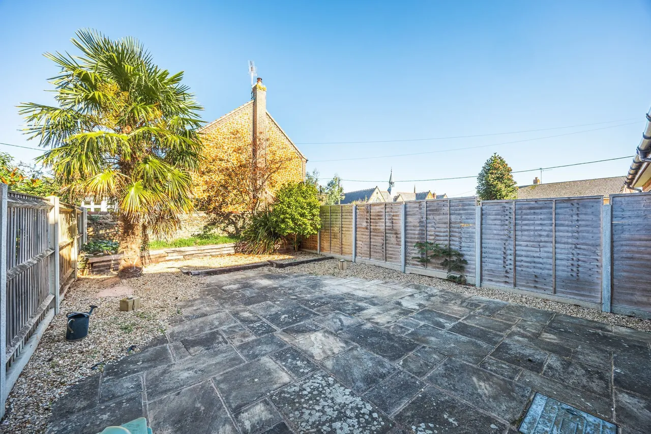 Spacious Two Bedroom Home with No Onw, photo 4