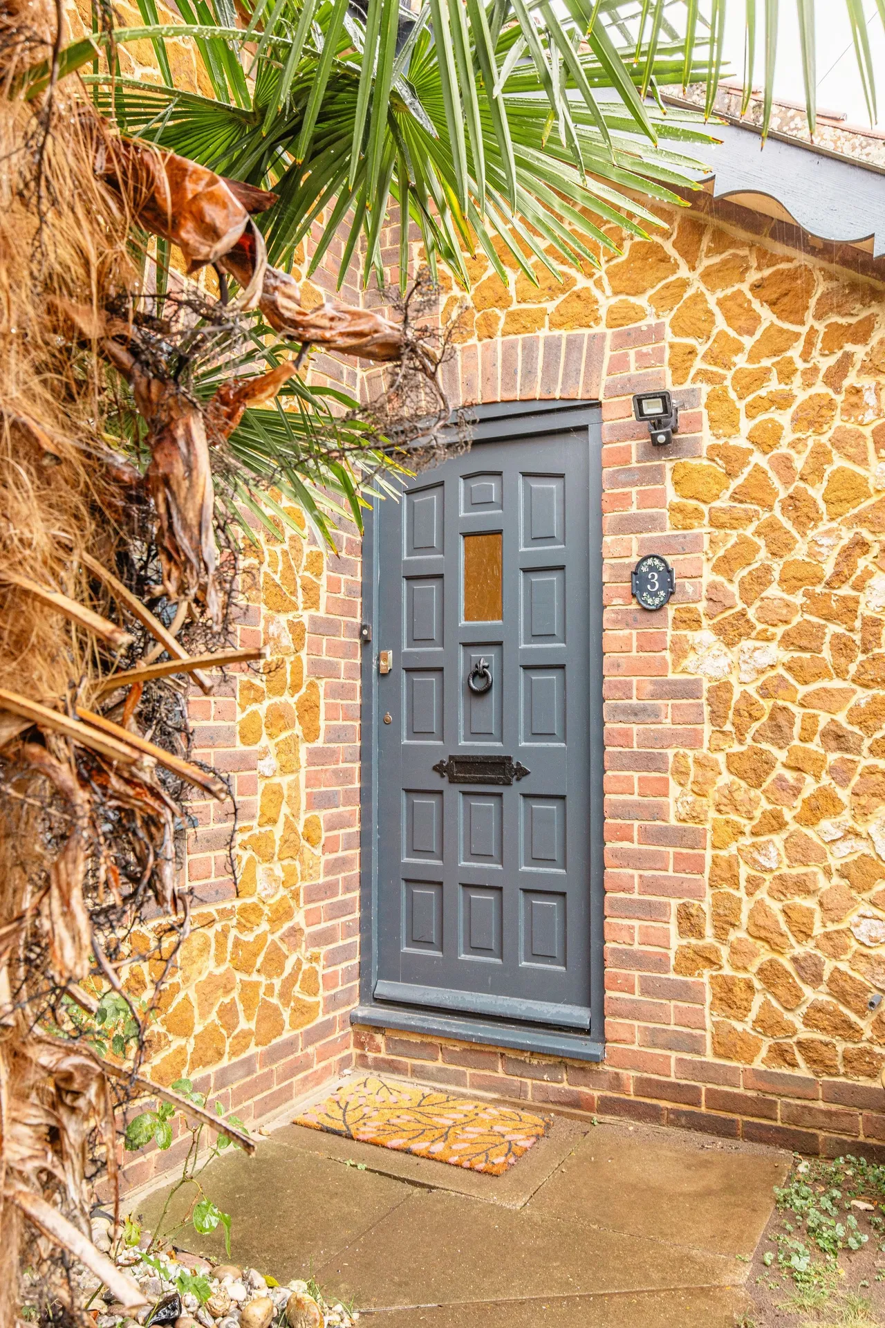 Spacious Two Bedroom Home with No Onw, photo 15