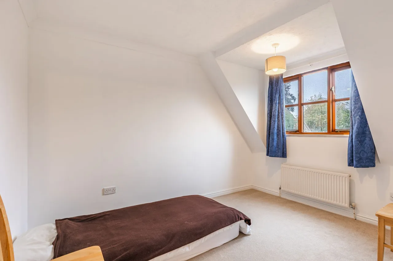 Spacious Two Bedroom Home with No Onw, photo 8