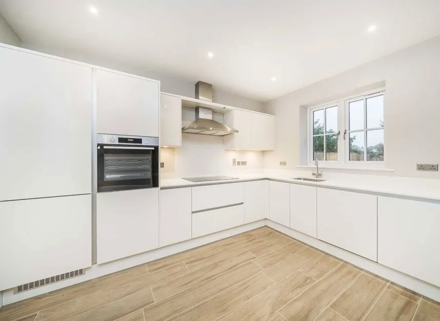 Orchard Road, Chessington, KT9, photo 3